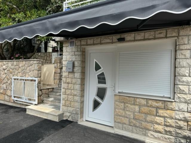 Lory Apartmani Dramalj Buitenkant foto