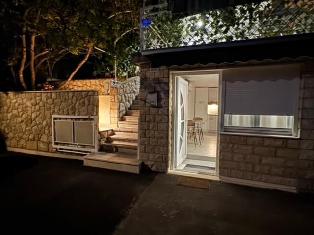 Lory Apartmani Dramalj Buitenkant foto