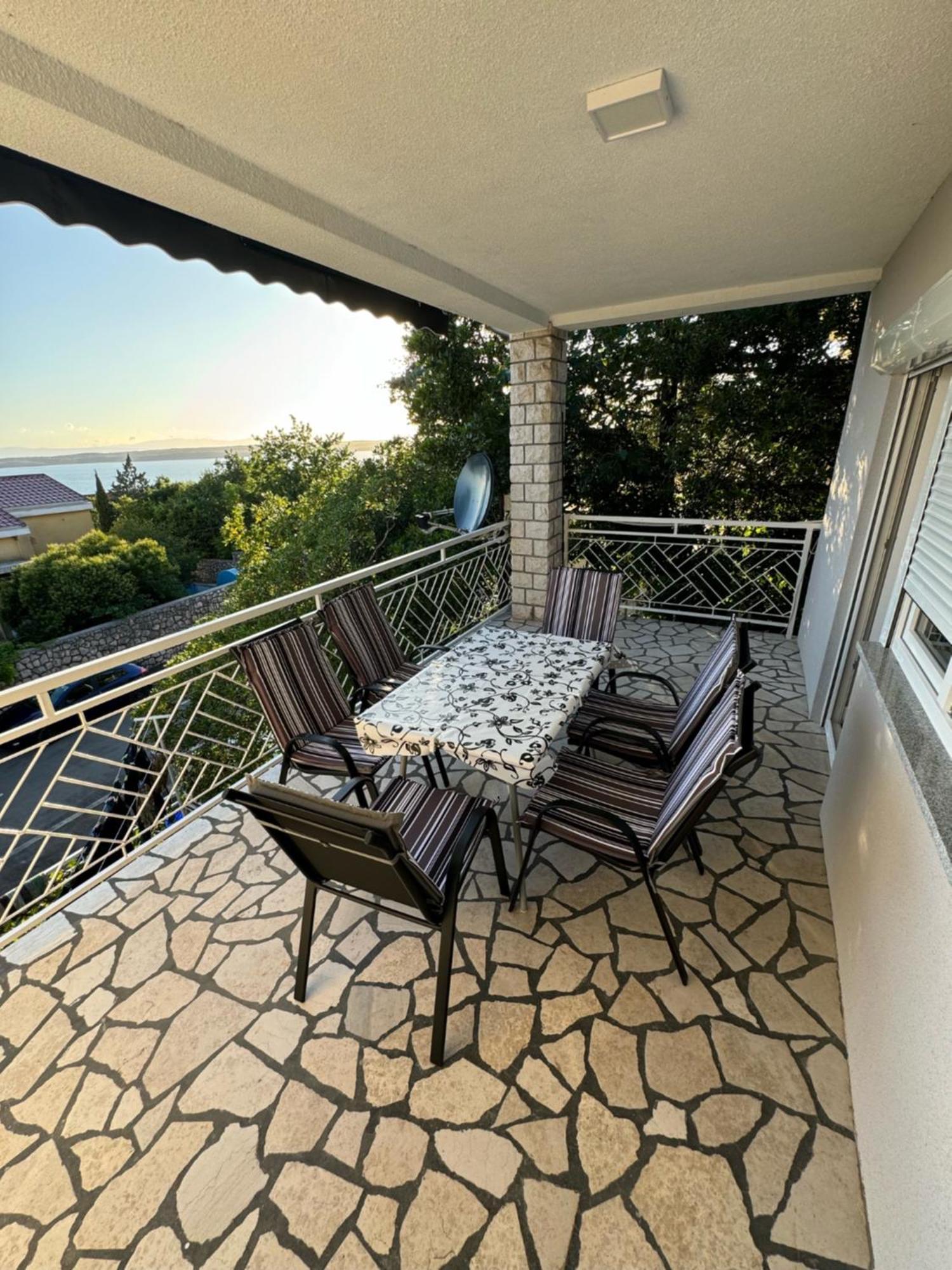 Lory Apartmani Dramalj Buitenkant foto