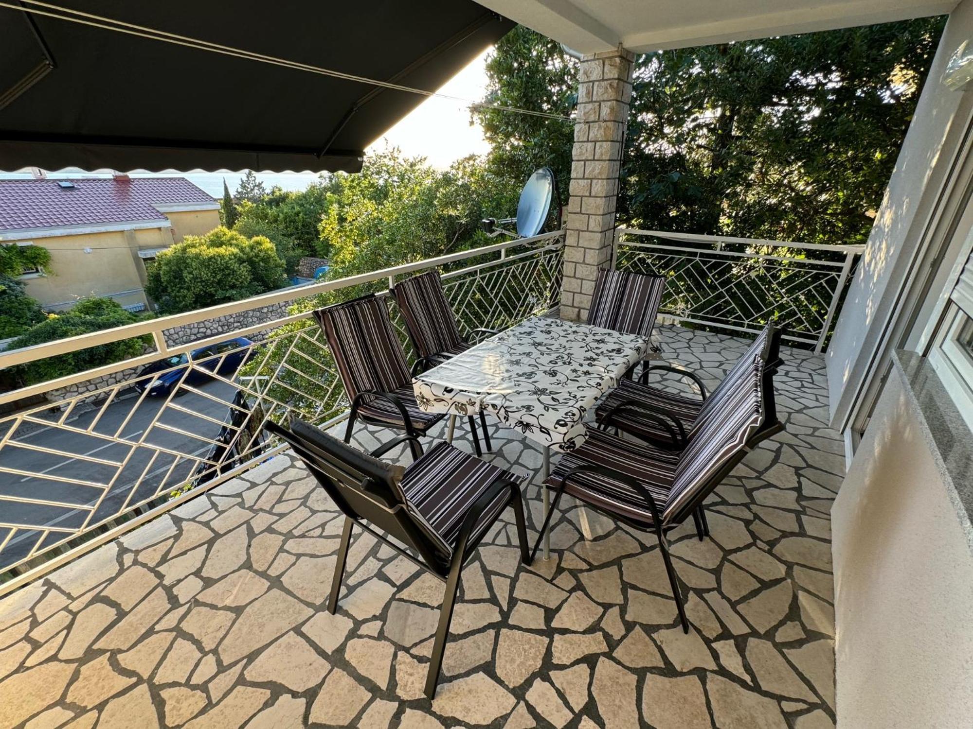 Lory Apartmani Dramalj Buitenkant foto